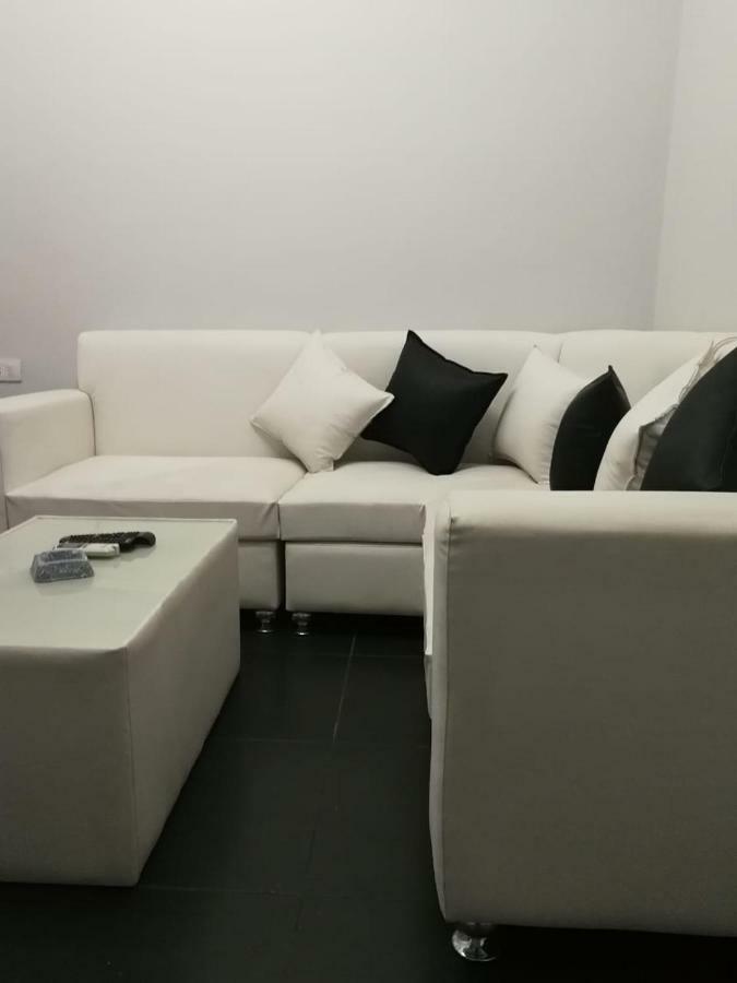 Lovely Apartment With Side Sea View Located In The Heart Of The Alessandria Esterno foto