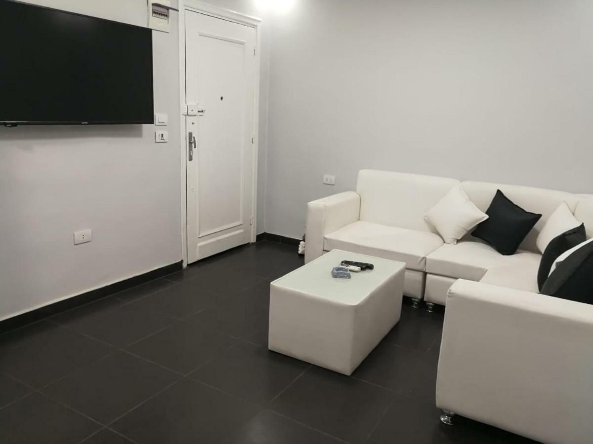 Lovely Apartment With Side Sea View Located In The Heart Of The Alessandria Esterno foto